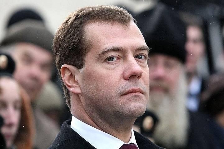Фото: пресс-служба Кремля | Медведев утвердил изменения относительно «правого руля»