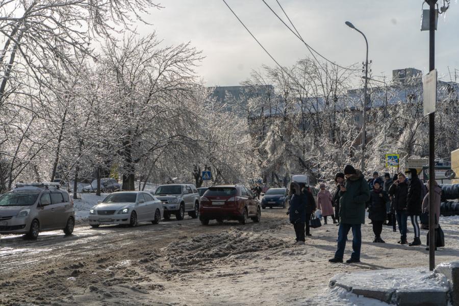 Фото: PRIMPRESS | Владивосток передал эстафету. На один из российских городов обрушился ледяной дождь