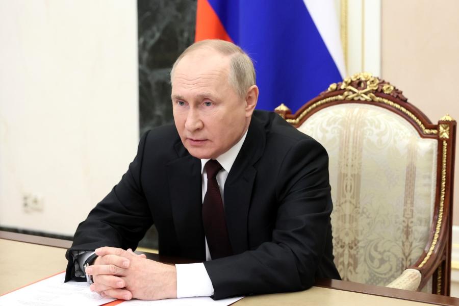«Так и будем делать»: Путин принял новое решение по QR-кодам для россиян