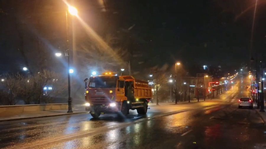 Первый обещанный циклон укрыл Владивосток сантиметровым слоем снега