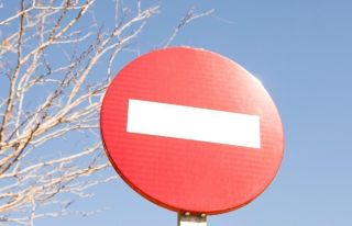 Одну из улиц Владивостока перекрыли на два дня без предупреждения