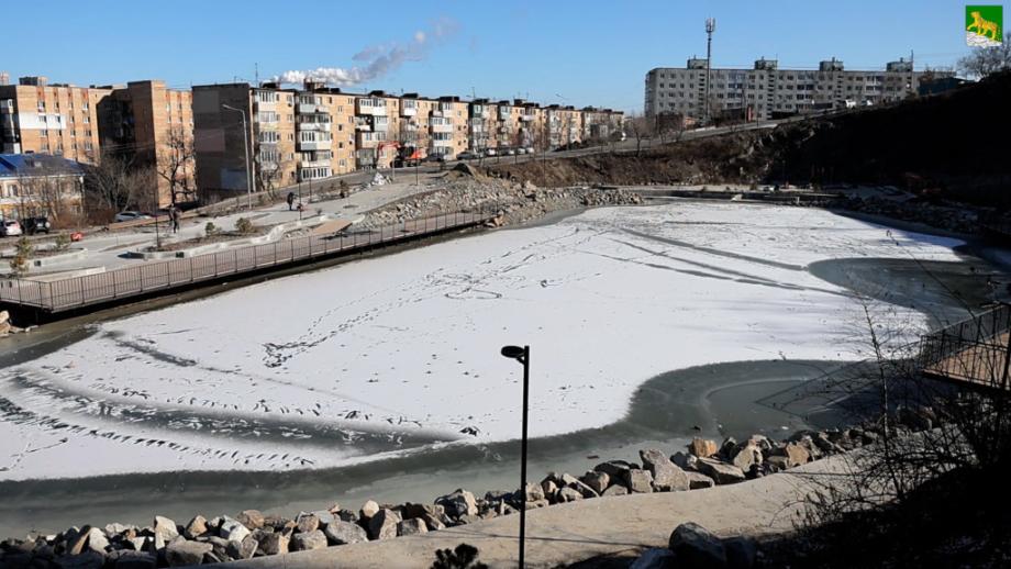Во Владивостоке завершается благоустройство территории озера на Сафонова