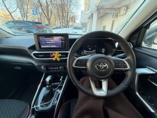 Запрет в России правого руля и гибридов: Росаккредитация объясняет причины