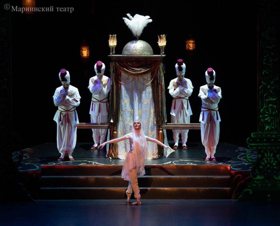 Фото: Геннадий Шишкин | Жителей и гостей Владивостока приглашают на балет «Тысяча и одна ночь»