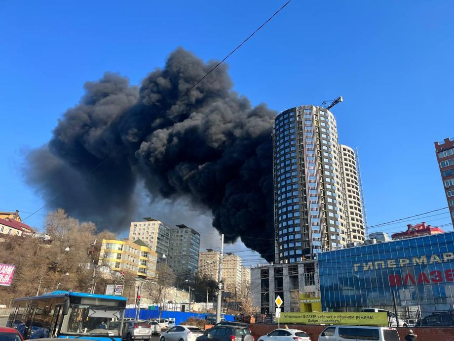 Фото: PRIMPRESS | Прокуратура Владивостока начала проверку по факту пожара в долгострое «Атлантикс Сити»
