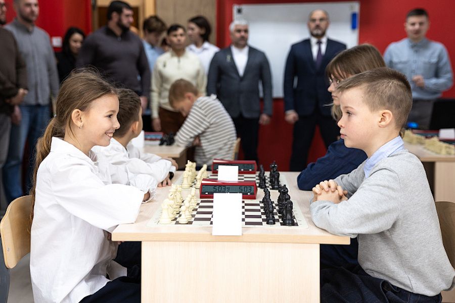Новый шахматный класс открыли в одной из школ Владивостока