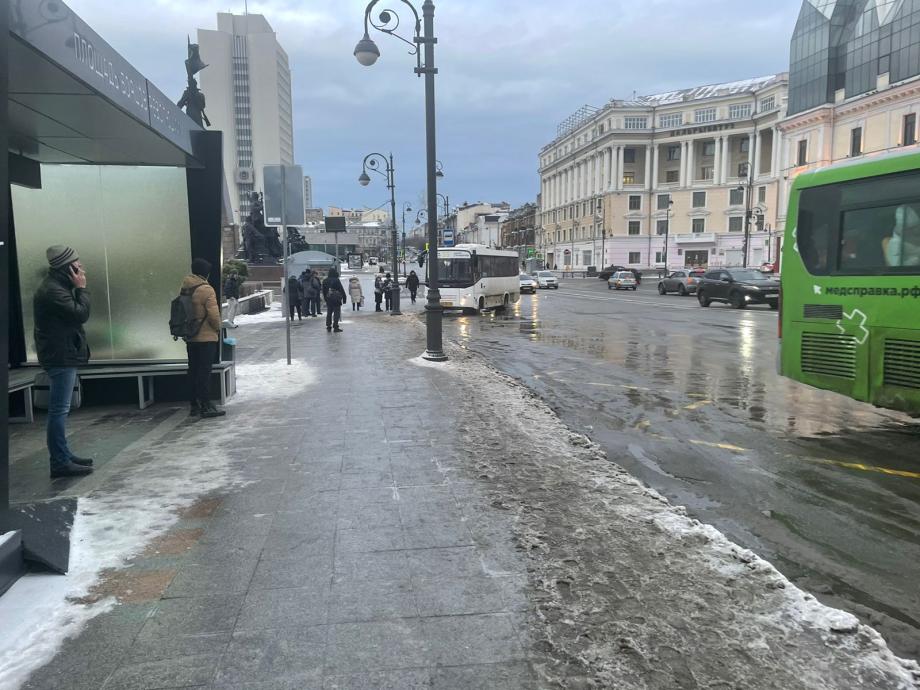 Фото: PRIMPRESS | Во Владивостоке выявили более 100 нарушений закона при ликвидации снега и наледи
