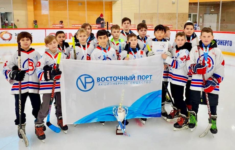 Хоккеисты «Восточника» взяли бронзу на знаменитом «Кубке Урала»