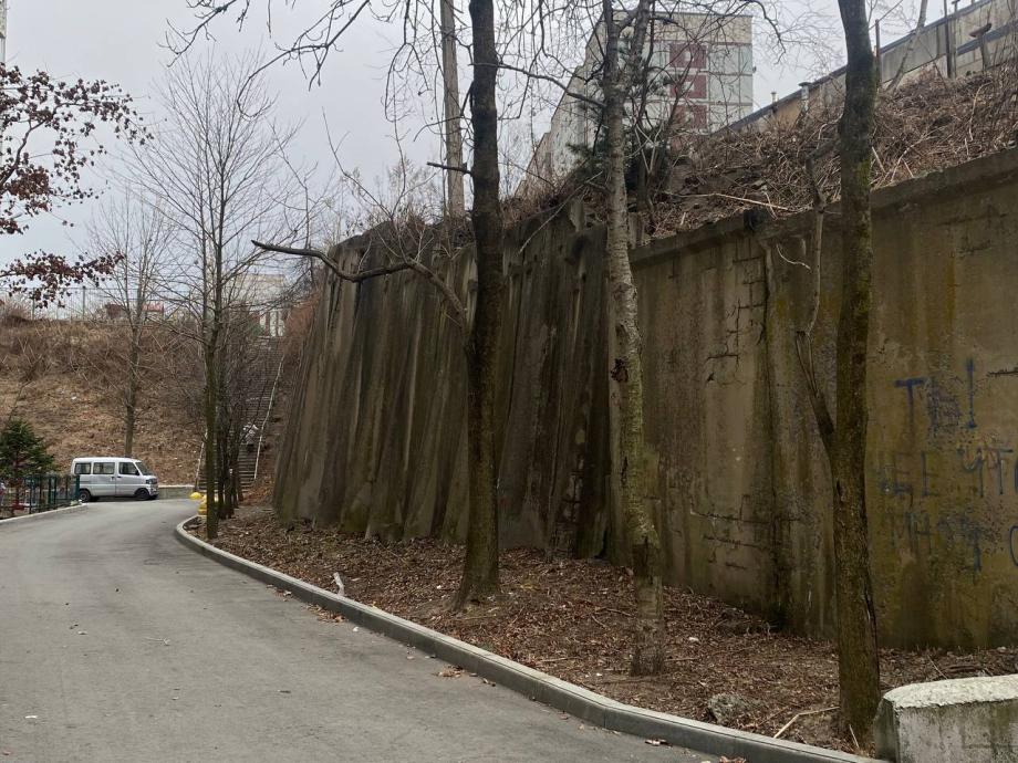 Мэрия Владивостока назвала пять подпорных стен, которые еще чудом не обрушились