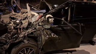 Страшная авария под Артёмом: три человека погибли в раздавленной машине