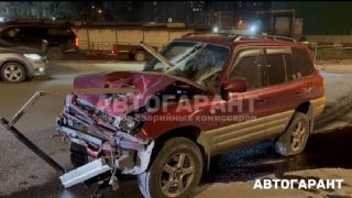 Владивостокский «Пункт назначения»: металлический штырь насквозь пробил салон автомобиля