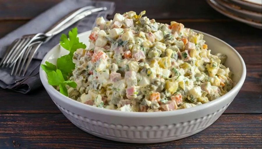 Порция оливье во Владивостоке перед Новым годом неожиданно подешевела