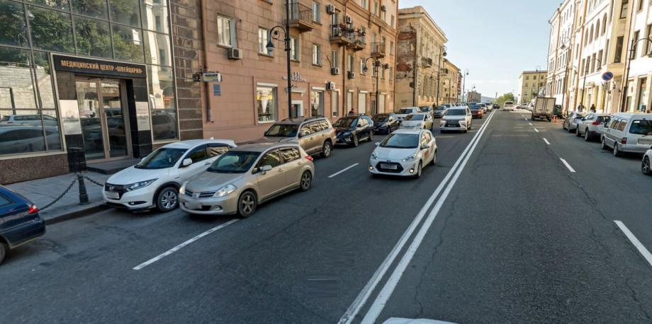 Фото: PRIMPRESS | Ну вот и все. Во Владивостоке запретят парковаться на Алеутской