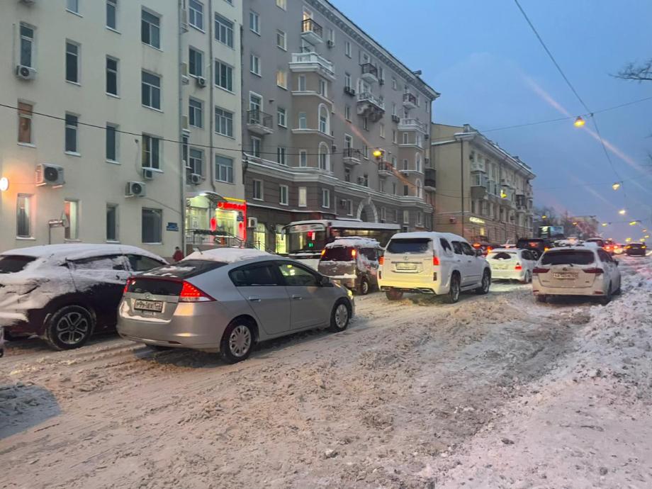 Фото: PRIMPRESS | Полиция Приморья ликвидирует последствия снегопада в крае