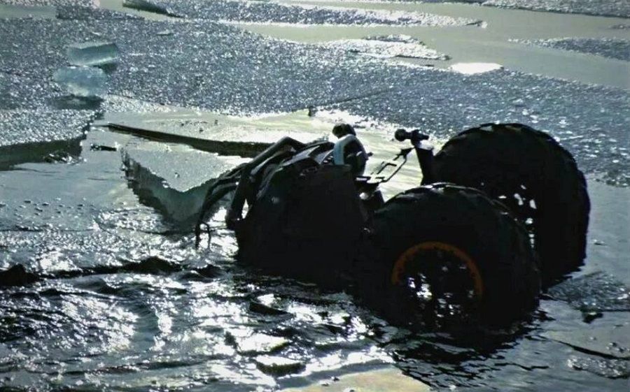 Приморские рыбаки лишились квадроцикла: его выломали изо льда и угнали