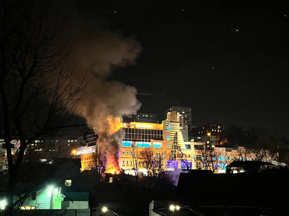 Фото: PRIMPRESS | В МЧС Приморья озвучили подробности пожара в центре Владивостока