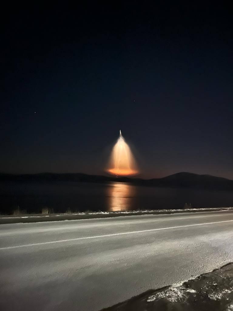 Фото: телеграм-канал Svodka25 | «Что-то страшновато»: странное свечение в небе напугало приморцев