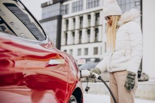 Freepik | Меньше бензина – больше тепла. 10 советов, как сэкономить топливо в машине зимой