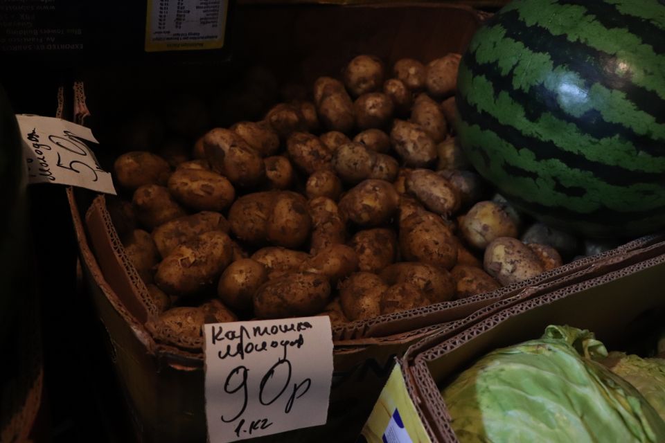 Куплю картофель приморский. Скупка картошки в Братске. Местная картошка сегодня счастлива. Цена картофеля в магазинах Владивостока. Продать картофель на Форпосте Уссурийск.