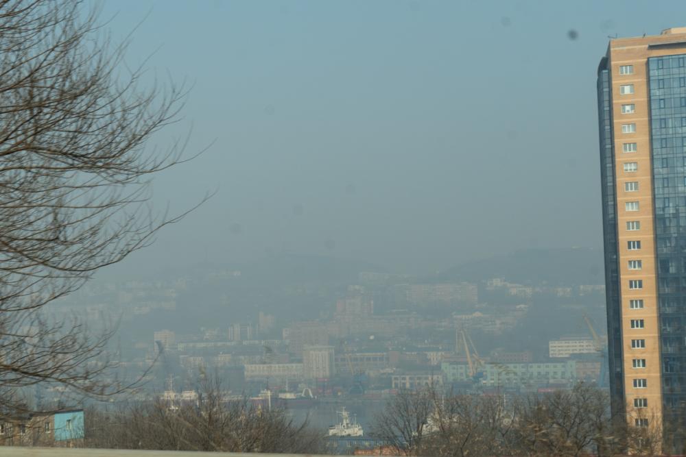 Острые экологические проблемы дальнего востока. Загрязнение воздуха в Приморском крае. Загазованность воздуха Приморский край. Фото Владивостока 2021.