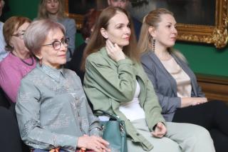 Фото: Екатерина Дымова / PRIMPRESS | Персональная выставка Геннадия Кунгурова «Черное и белое» открылась во Владивостоке