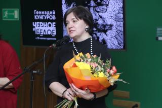 Фото: Екатерина Дымова / PRIMPRESS | Персональная выставка Геннадия Кунгурова «Черное и белое» открылась во Владивостоке