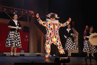 Фото: Екатерина Дымова / PRIMPRESS | Медведь, ходули, булава: спектакль «Морозко» готовят в театре молодежи